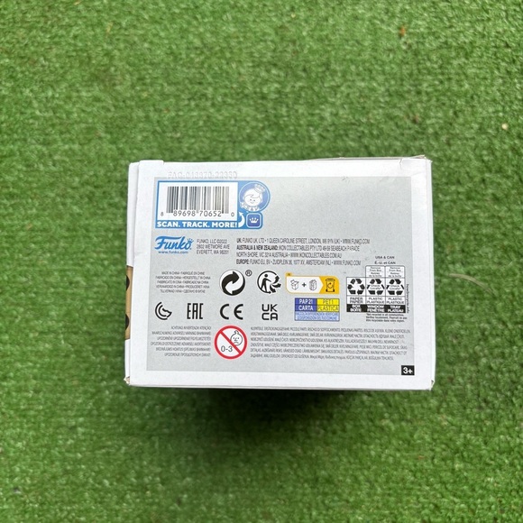 Funko Pop! Marvel I Am Groot 1194 Groot with Grunds Vinyl Figure - Picture 6 of 6